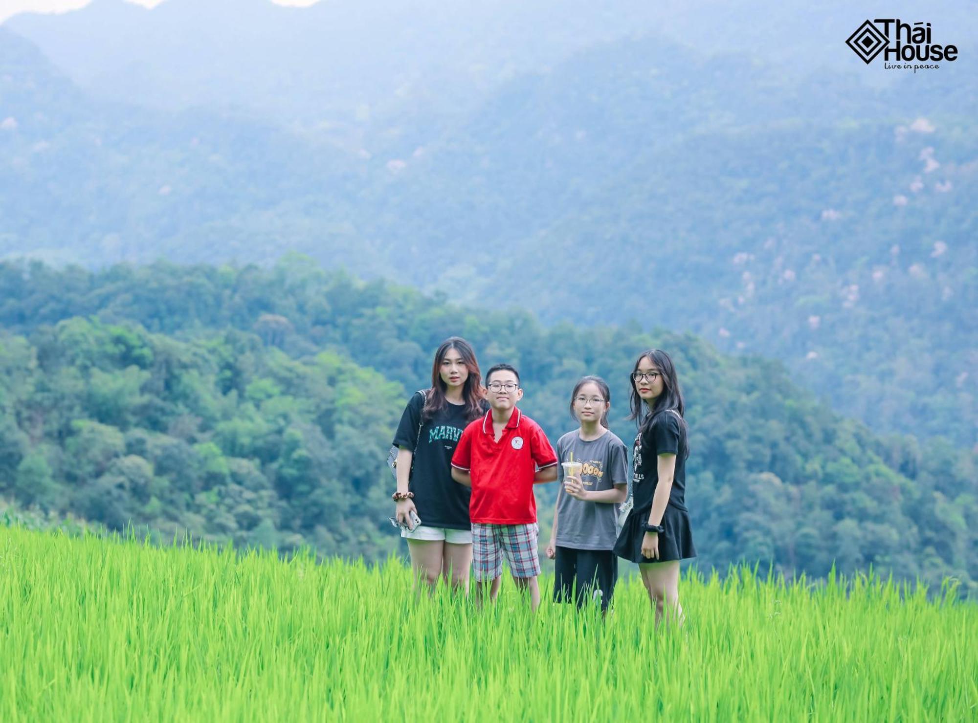 Thai House Pu Luong - Century Old Stilt House With Terrace Views Huong Ba Thuoc 외부 사진