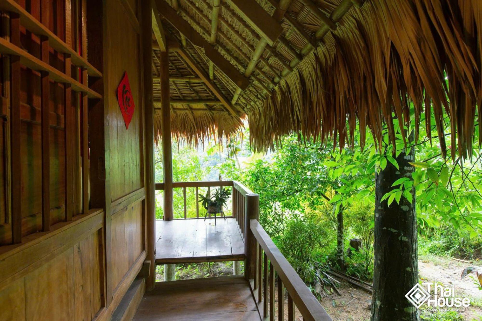 Thai House Pu Luong - Century Old Stilt House With Terrace Views Huong Ba Thuoc 외부 사진