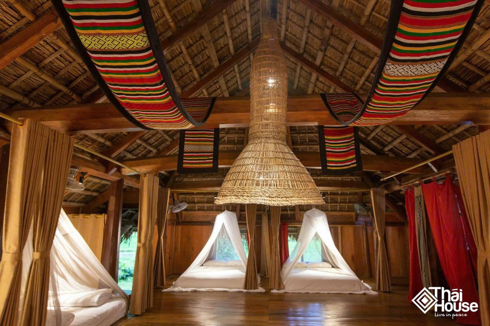 Thai House Pu Luong - Century Old Stilt House With Terrace Views Huong Ba Thuoc 외부 사진