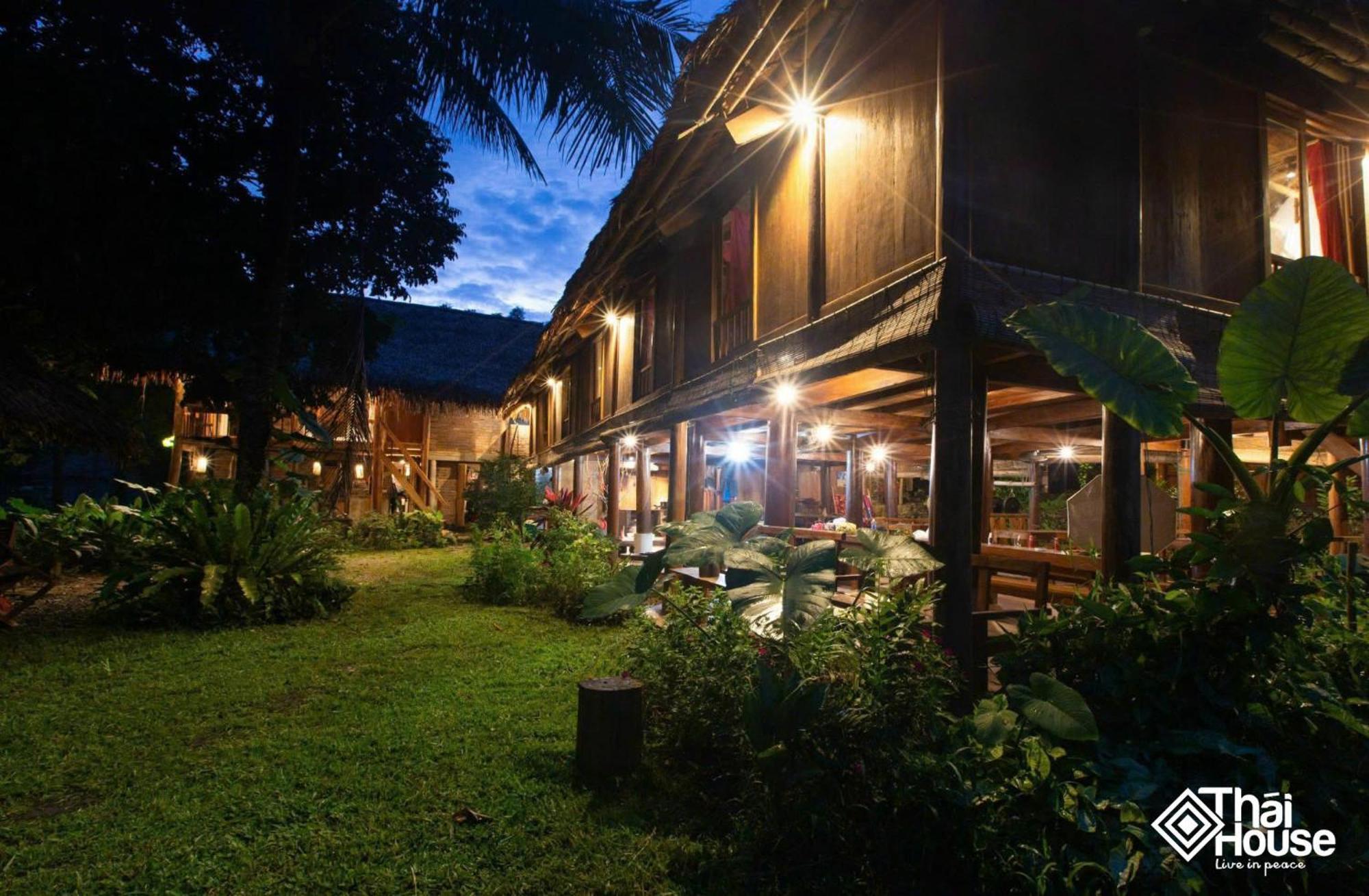 Thai House Pu Luong - Century Old Stilt House With Terrace Views Huong Ba Thuoc 외부 사진