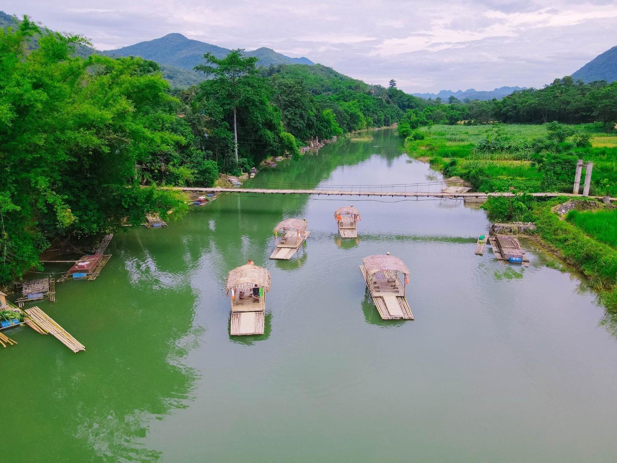 Thai House Pu Luong - Century Old Stilt House With Terrace Views Huong Ba Thuoc 외부 사진